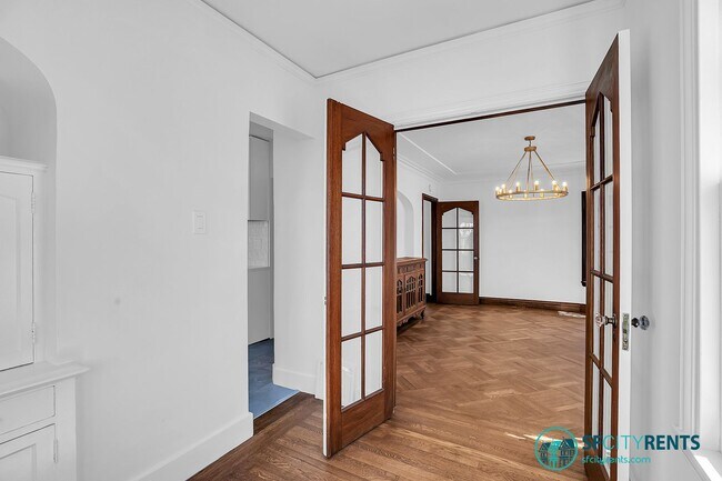 Building Photo - West Portal: Newly Remodeled Detached Sing...
