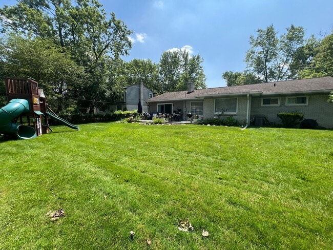 Building Photo - Beautiful Southfield Ranch