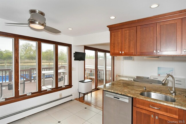 Building Photo - 3544 Woodward St