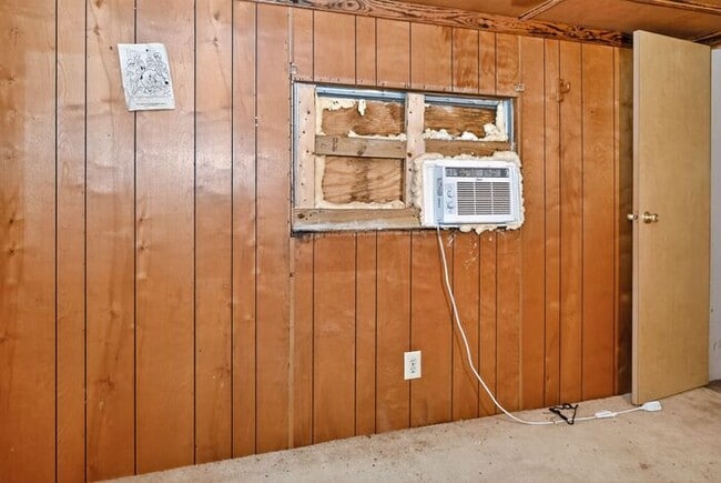 Building Photo - 1305 Ridge Cir