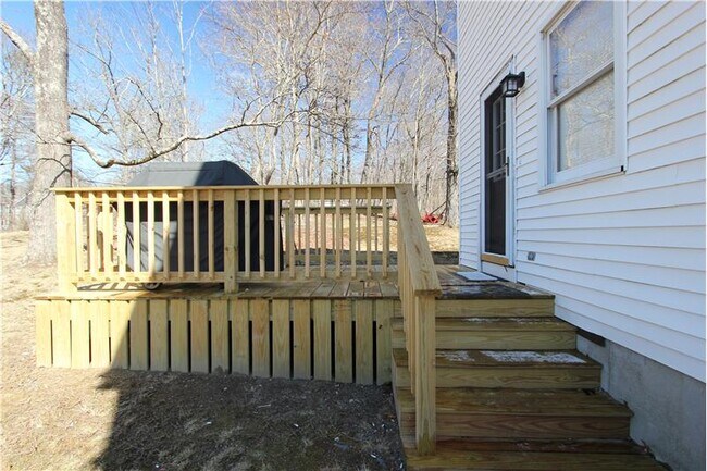 Building Photo - 21 Moore Ave