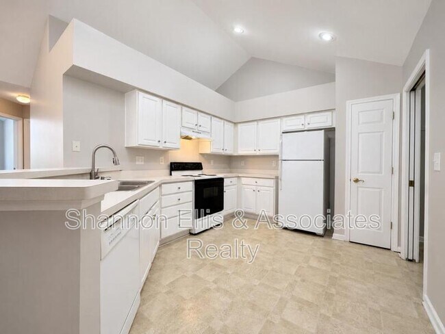 Building Photo - 3057 Orchard Ridge Cir