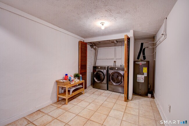 Building Photo - 184 Gravel St
