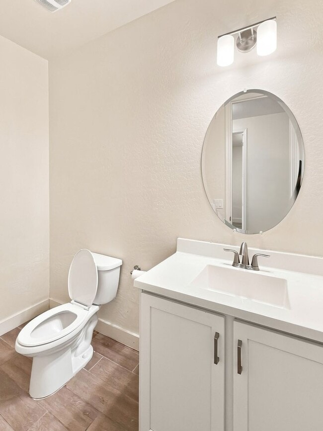 Building Photo - Luxury SMART HOME For Rent!