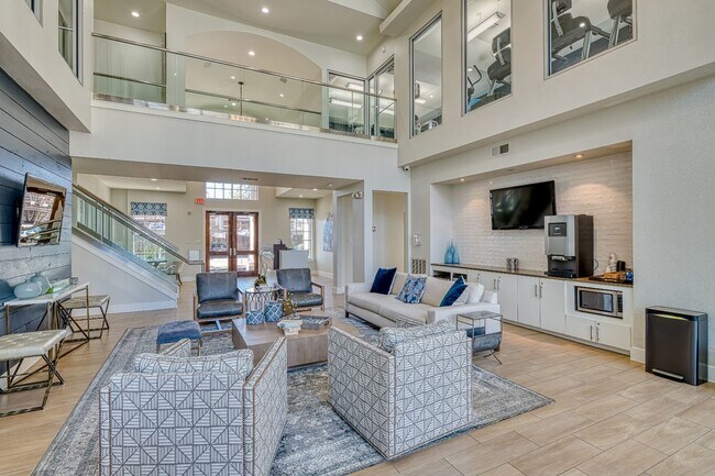 Building Photo - 3300 Cummins St