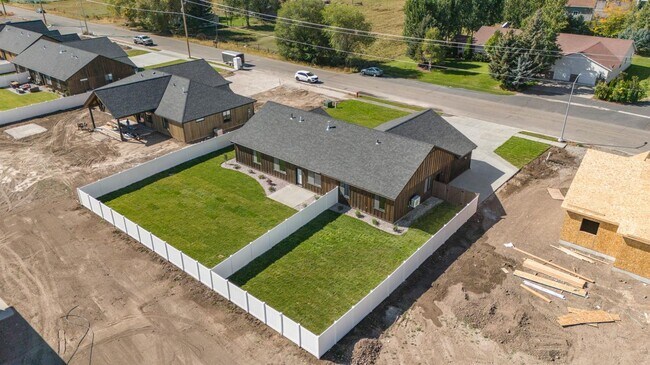 Building Photo - K551LI