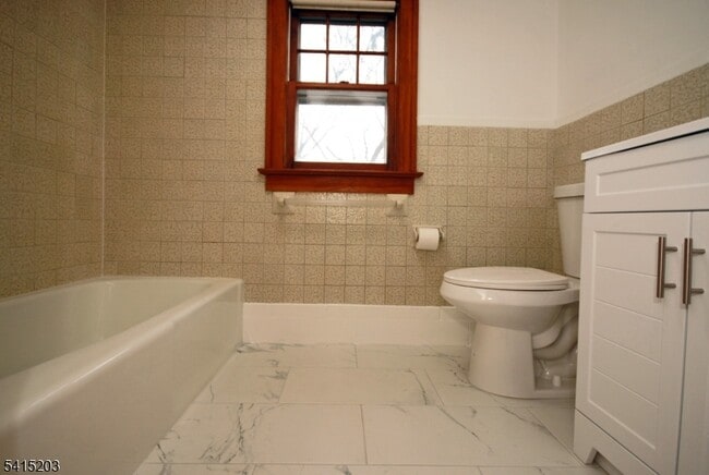 Building Photo - 231 S Main St