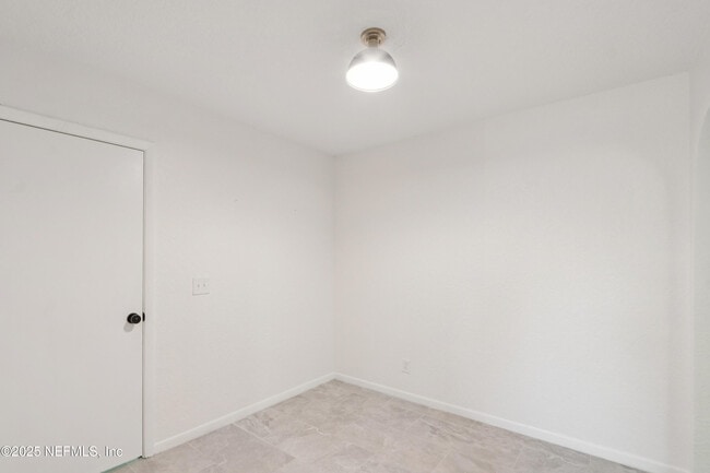 Building Photo - 409 Sailfish Dr E