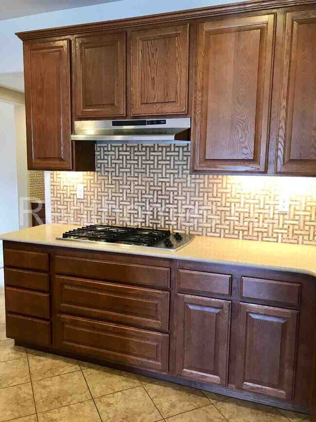 Building Photo - 5539 Alexandrine Ct