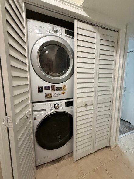 New washer & dryer - 1701 The Greens Way