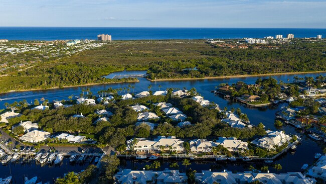 Building Photo - 14354 Cypress Island Cir