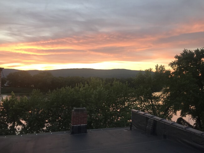 River View - 188 N Main St