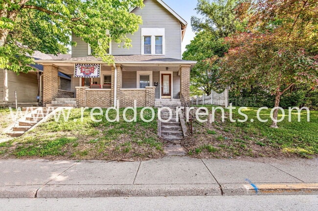 Building Photo - 736 E Morris St