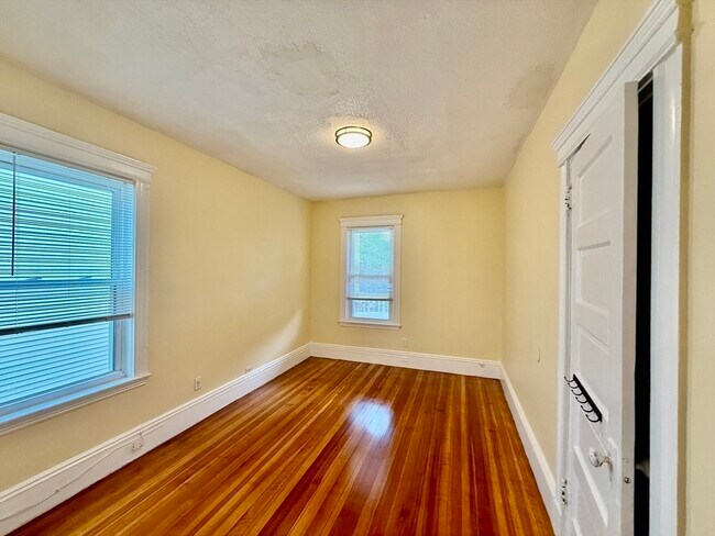 Building Photo - 11 Fairmount St