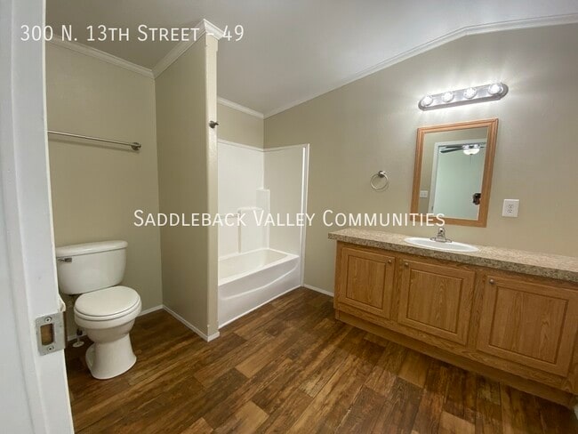 Building Photo - 300 N 13th St