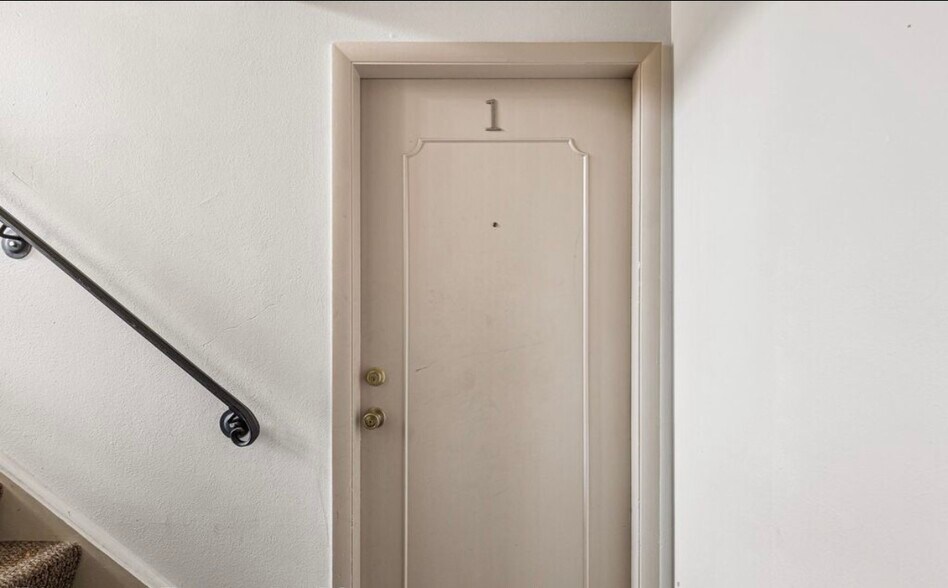 Building Photo - 1410 S Ash St