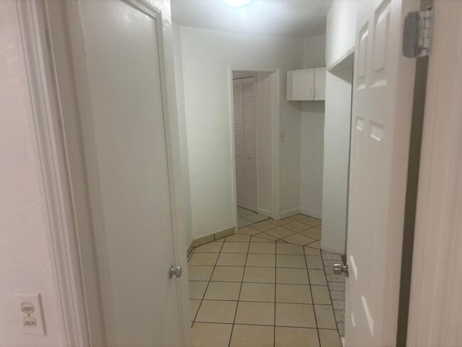 Building Photo - 2424 Grant St