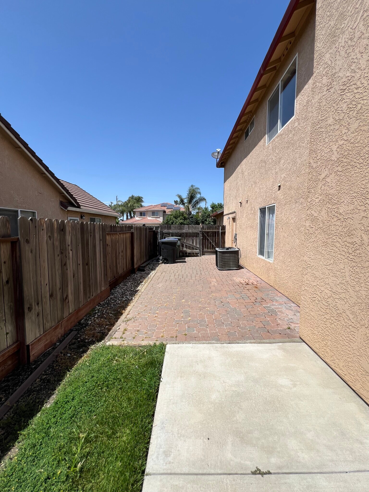 Building Photo - 2808 Medinah Way