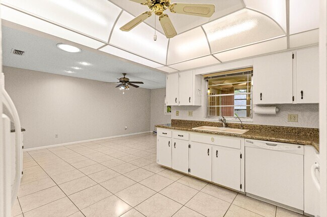 Building Photo - 8665 SW 94th St