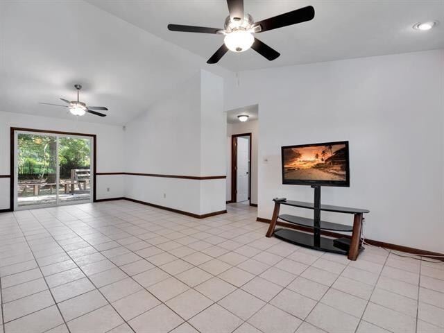 Building Photo - 2216 Tuscavilla Rd