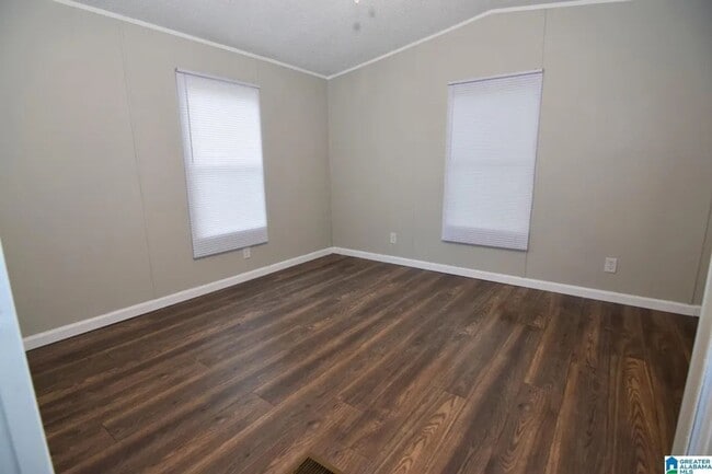Building Photo - For Rent