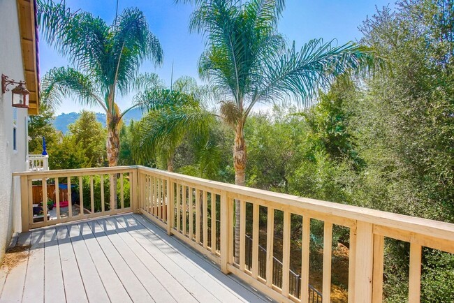 Building Photo - Available Now!! Spacious 4 Bedroom Plus a ...