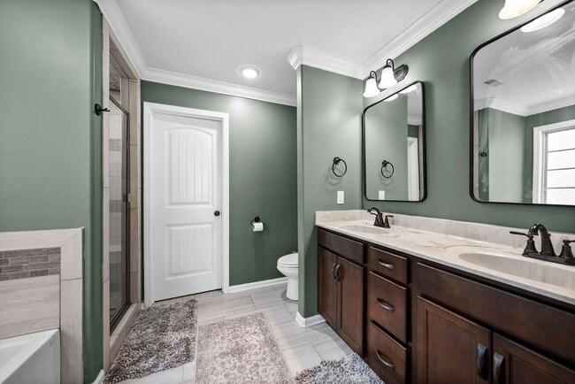 Building Photo - 222 Cooper River Wy