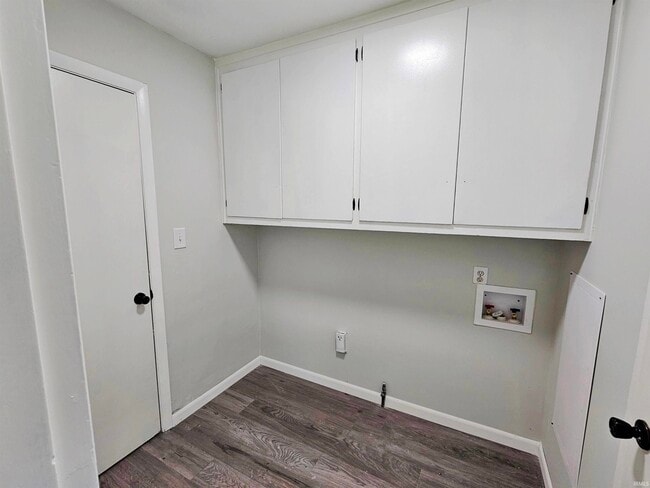 Building Photo - 6905 Bradford Dr