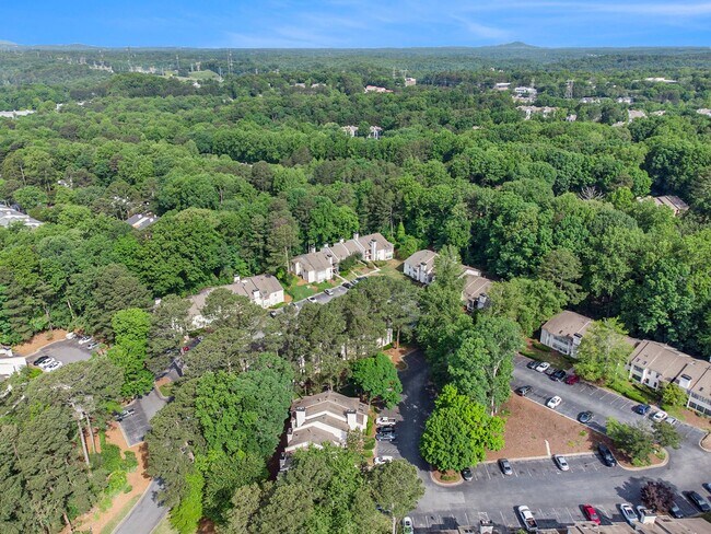 Building Photo - Sunlit 2BD/2BA with Fireplace in Peaceful ...