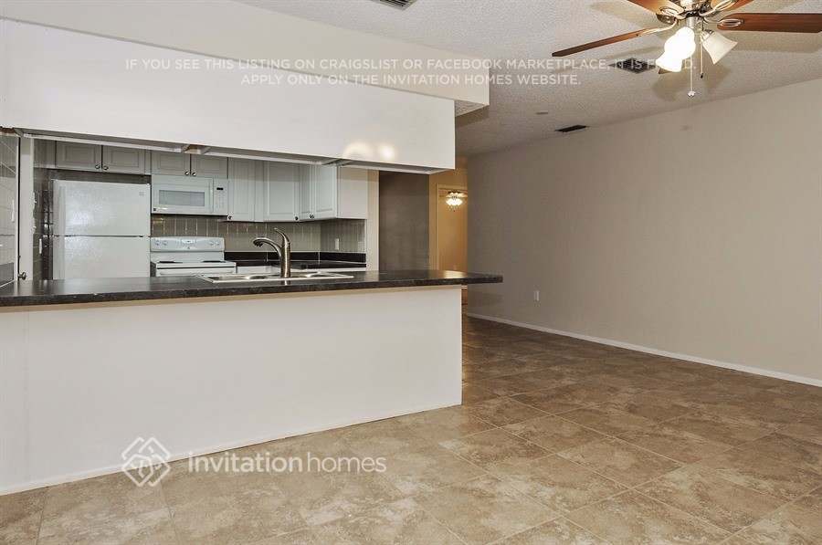 Building Photo - 7713 Deer Foot Dr