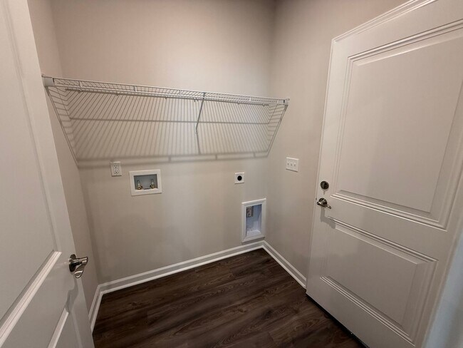 Building Photo - 749 Count Fleet Ct