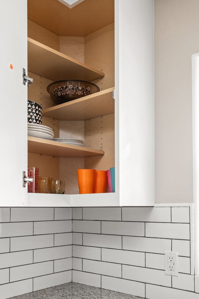 Building Photo - 2307 E 65th St