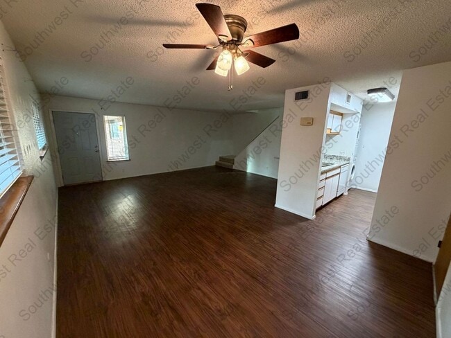 Building Photo - Great condo in Colonial Park