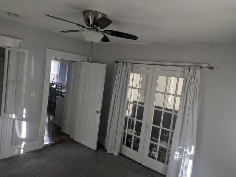 Room - 1 Hathorne Cres