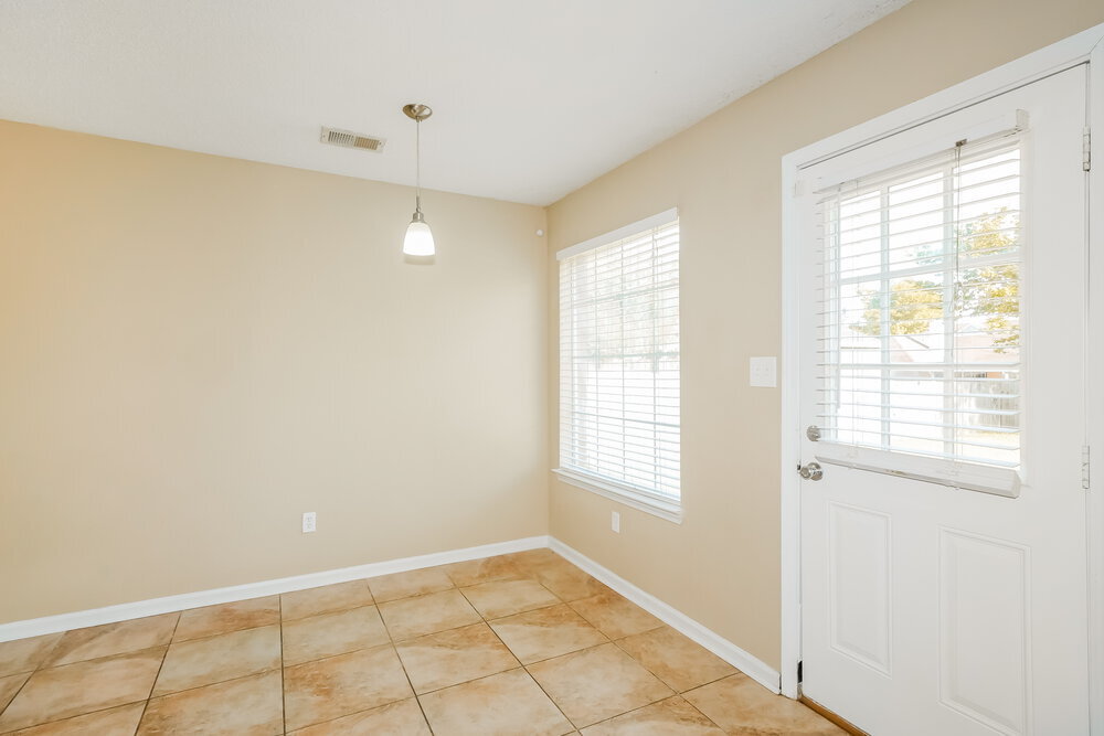 Building Photo - 6916 Fox Briar Cove