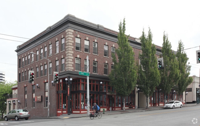 Primary Photo - Villa Apartments