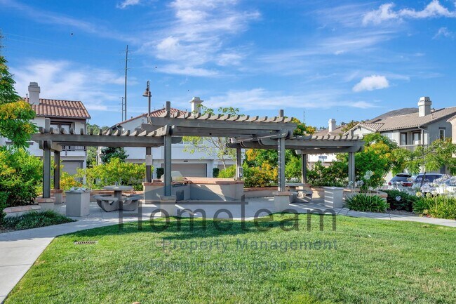Building Photo - 2 BR / 2.5 BA 1244 Sq ft. San Miguel Ranch/ Chula Vista Townhome