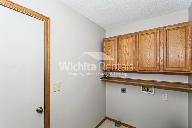 Building Photo - 5 N Hopper Dr