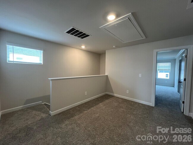 Building Photo - 1360 Fallen Acorn Ln