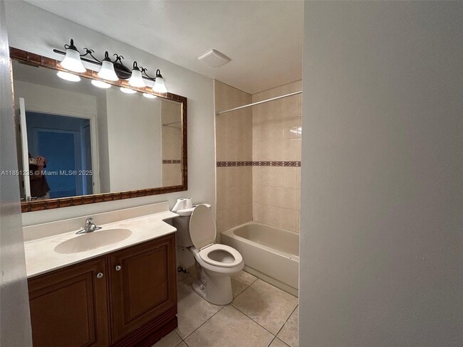 Building Photo - 6838 Bridlewood Ct