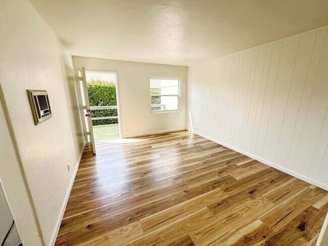 Building Photo - 215-219 Church Ave