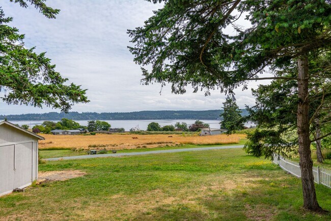 Building Photo - 2 Bed 2 Bath Country Home with Penn Cove View on 2.5 Acres