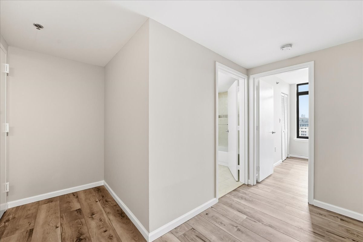 Building Photo - 700 1st St