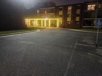 Building Photo - 4 Pine Tree Dr