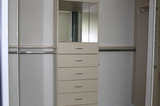 Building Photo - 7417 Brielle Dr
