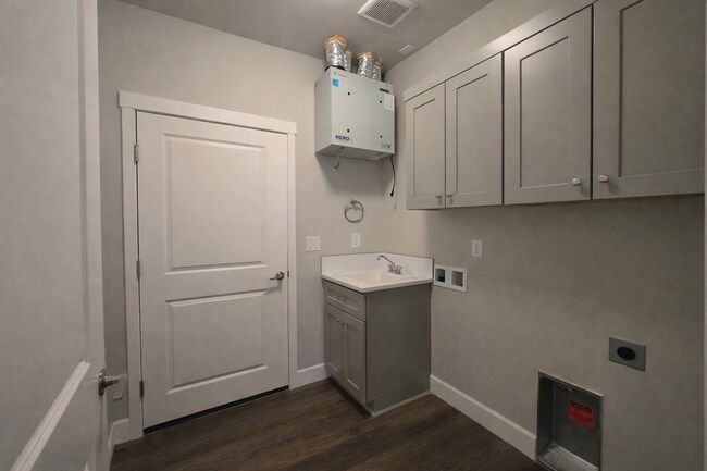 Building Photo - Elevate your VIEW from the comfort of your home!