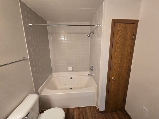 Building Photo - 1001-1017 Rockefeller Ln