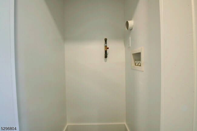 Building Photo - 477 S 20th St