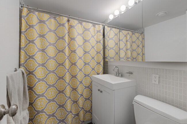 Building Photo - 29 Concord Ave