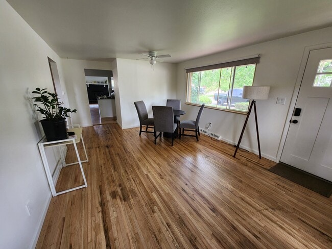 Building Photo - 5567 Newland Way
